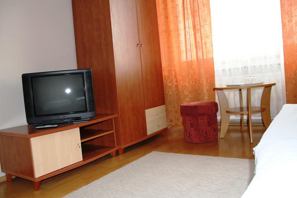 Hotel Dom Techniky Zilina Room photo
